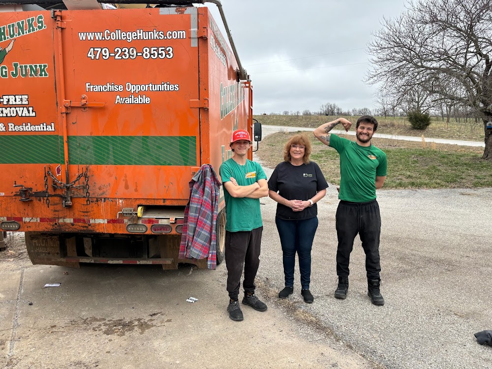 College Hunks Hauling Junk and Moving Springdale